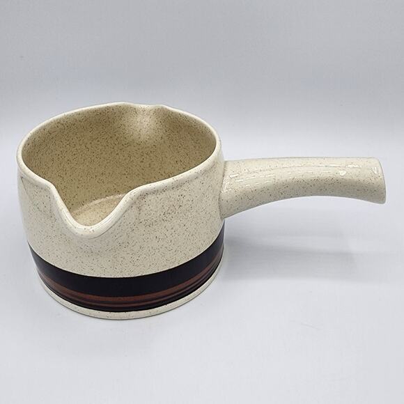 Vintage Royal Doulton Retired Bistro Pattern Ceramic Creamer Pitcher, Gravy Boat - Picture 2 of 11